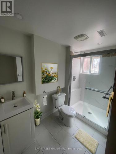 14 Wychwood Road, Welland, ON - Indoor Photo Showing Bathroom