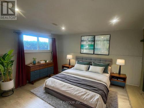 14 Wychwood Road, Welland, ON - Indoor Photo Showing Bedroom