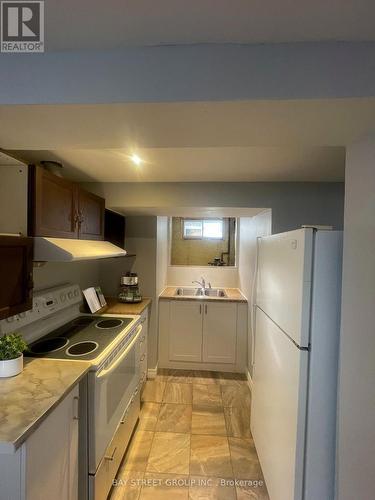 14 Wychwood Road, Welland, ON - Indoor Photo Showing Kitchen With Double Sink