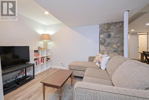 222 Wiles Lane, Grey Highlands, ON - Indoor Photo Showing Living Room