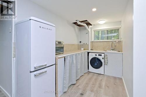 222 Wiles Lane, Grey Highlands, ON - Indoor Photo Showing Laundry Room