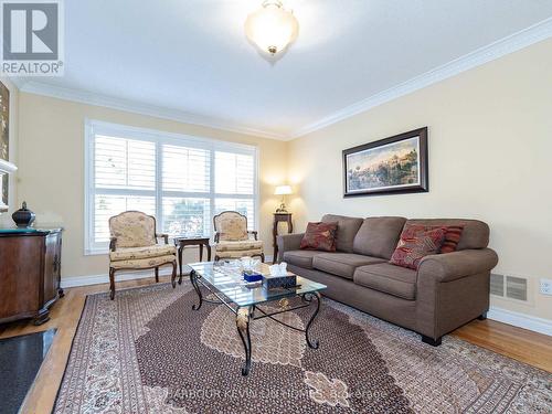 16 Lagani Avenue, Richmond Hill, ON - Indoor Photo Showing Living Room