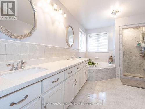 16 Lagani Avenue, Richmond Hill, ON - Indoor Photo Showing Bathroom