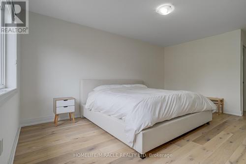 64 Fortis Crescent, Bradford West Gwillimbury, ON - Indoor Photo Showing Bedroom