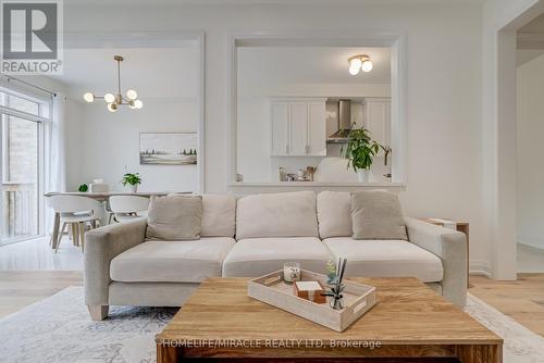 64 Fortis Crescent, Bradford West Gwillimbury, ON - Indoor Photo Showing Living Room