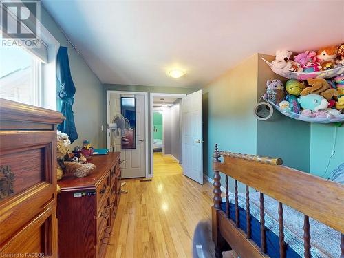 24 Alexandra Avenue, Chatsworth (Twp), ON - Indoor Photo Showing Bedroom