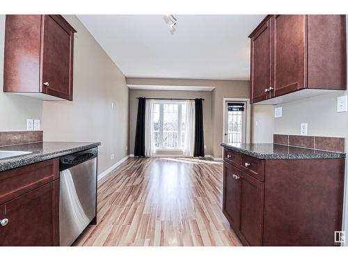 #3 11913 103 St Nw, Edmonton, AB - Indoor Photo Showing Kitchen