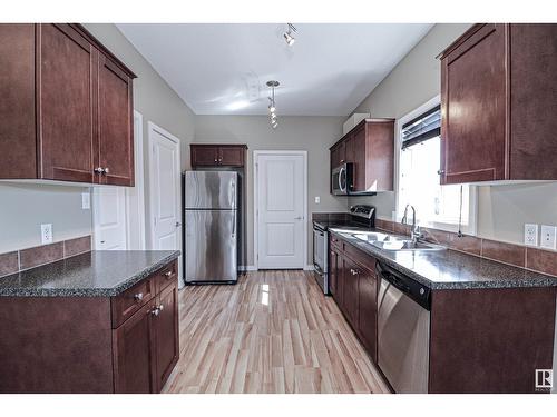 #3 11913 103 St Nw, Edmonton, AB - Indoor Photo Showing Kitchen