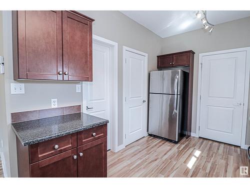 #3 11913 103 St Nw, Edmonton, AB - Indoor Photo Showing Kitchen