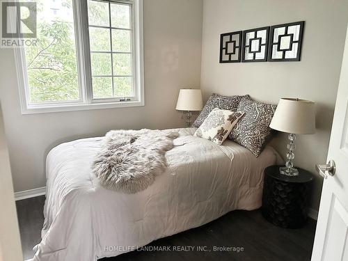 36 Vanity Crescent, Richmond Hill, ON - Indoor Photo Showing Bedroom