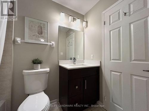 36 Vanity Crescent, Richmond Hill, ON - Indoor Photo Showing Bathroom