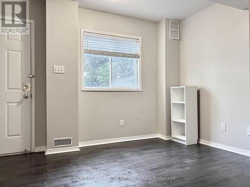 36 Vanity Crescent, Richmond Hill, ON - Indoor Photo Showing Other Room