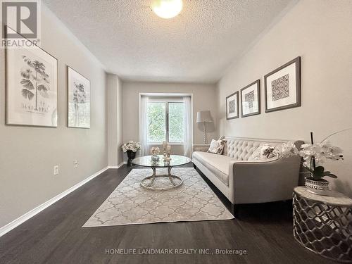 36 Vanity Crescent, Richmond Hill, ON - Indoor Photo Showing Living Room