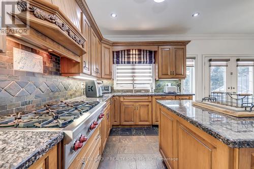 2284 Nena Crescent, Oakville, ON - Indoor Photo Showing Kitchen