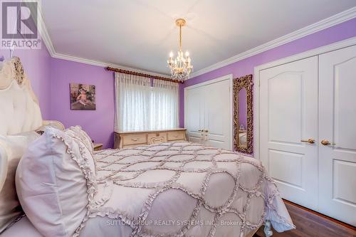 2284 Nena Crescent, Oakville, ON - Indoor Photo Showing Bedroom