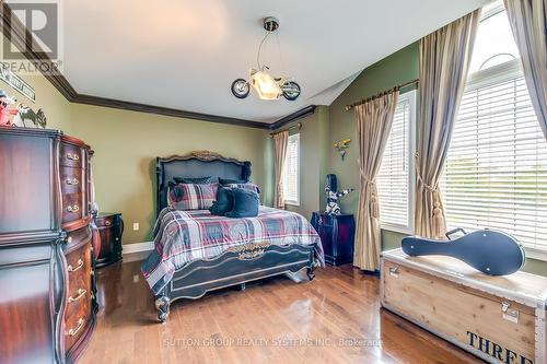 2284 Nena Crescent, Oakville, ON - Indoor Photo Showing Bedroom