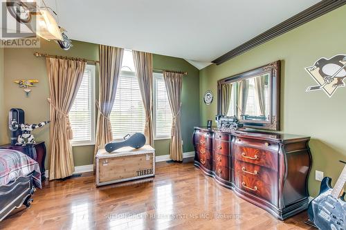 2284 Nena Crescent, Oakville, ON - Indoor Photo Showing Bedroom