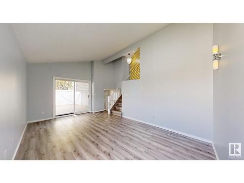 5642 19A Av Nw, Edmonton, AB - Indoor Photo Showing Other Room