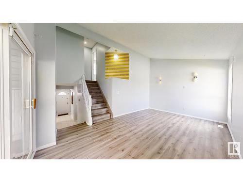 5642 19A Av Nw, Edmonton, AB - Indoor Photo Showing Other Room