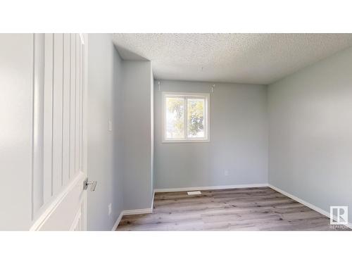 5642 19A Av Nw, Edmonton, AB - Indoor Photo Showing Other Room