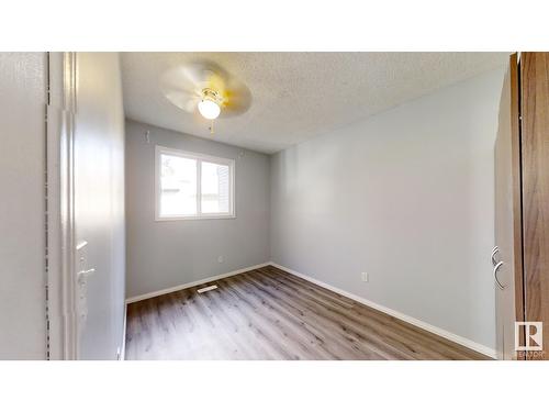 5642 19A Av Nw, Edmonton, AB - Indoor Photo Showing Other Room