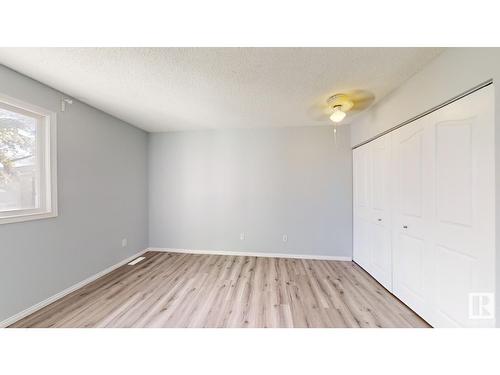 5642 19A Av Nw, Edmonton, AB - Indoor Photo Showing Other Room