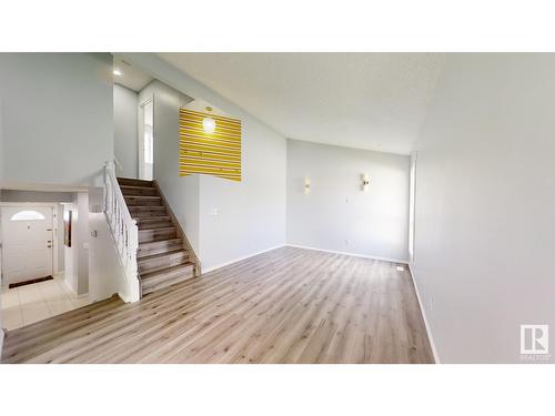 5642 19A Av Nw, Edmonton, AB - Indoor Photo Showing Other Room