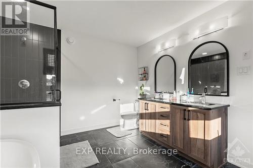 231 Dagenham Street, Ottawa, ON - Indoor Photo Showing Bathroom