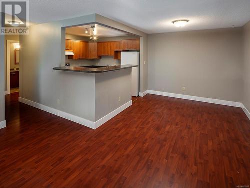 406 1490 Garnet Rd, Saanich, BC - Indoor