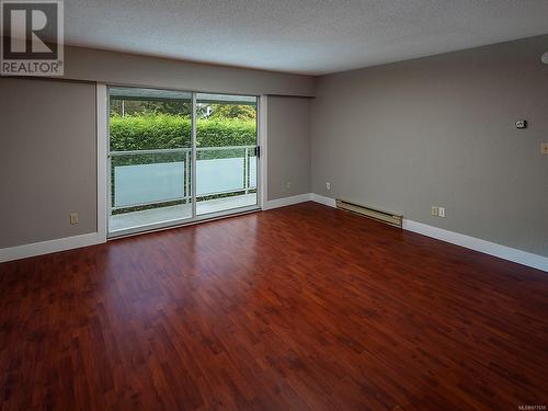 406 1490 Garnet Rd, Saanich, BC - Indoor Photo Showing Other Room