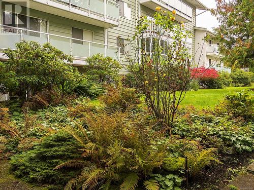 406 1490 Garnet Rd, Saanich, BC - Outdoor With Balcony