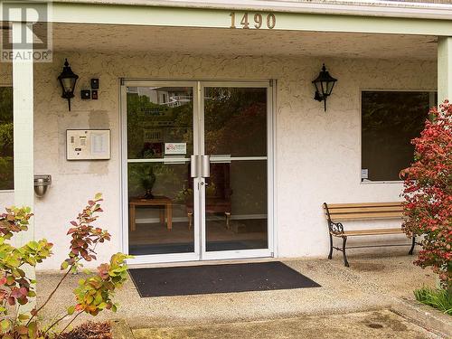 406 1490 Garnet Rd, Saanich, BC - Outdoor With Exterior