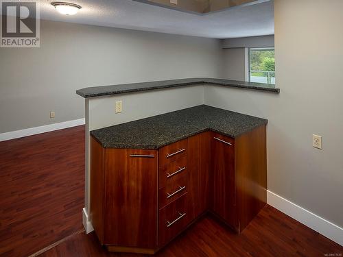 406 1490 Garnet Rd, Saanich, BC - Indoor Photo Showing Other Room