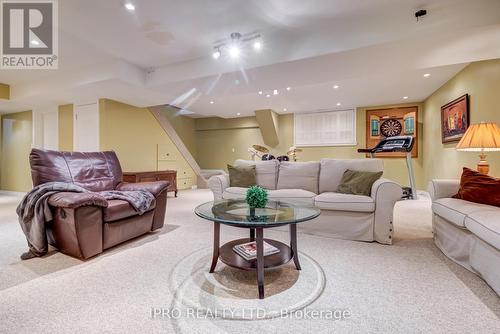 14610 Creditview Road, Caledon, ON - Indoor Photo Showing Living Room