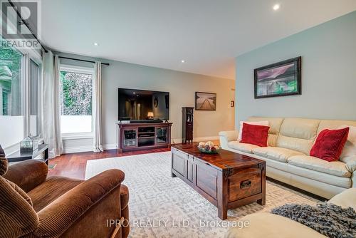 14610 Creditview Road, Caledon, ON - Indoor Photo Showing Living Room