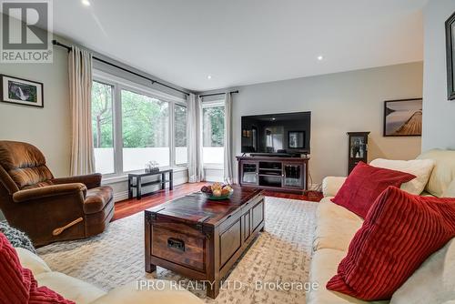 14610 Creditview Road, Caledon, ON - Indoor Photo Showing Living Room