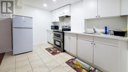 Bsmt - 5060 Moulin Rouge Crescent, Mississauga, ON - Indoor Photo Showing Kitchen