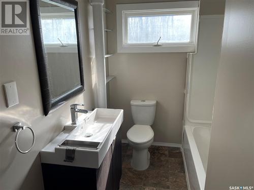 102 4Th Street E, Meadow Lake, SK - Indoor Photo Showing Bathroom