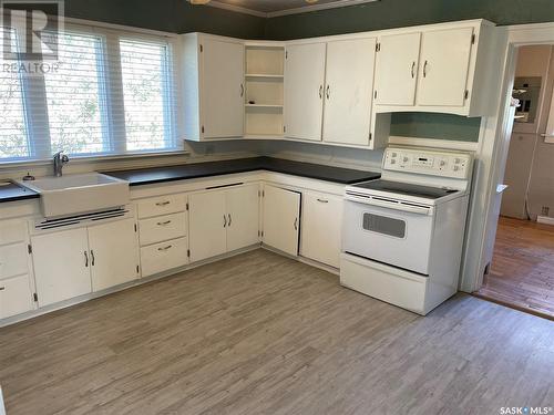 102 4Th Street E, Meadow Lake, SK - Indoor Photo Showing Kitchen