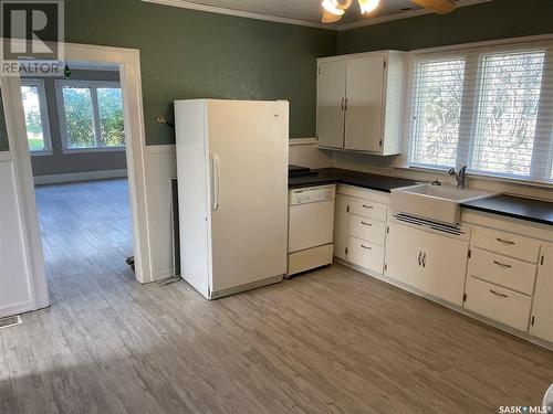 102 4Th Street E, Meadow Lake, SK - Indoor Photo Showing Kitchen