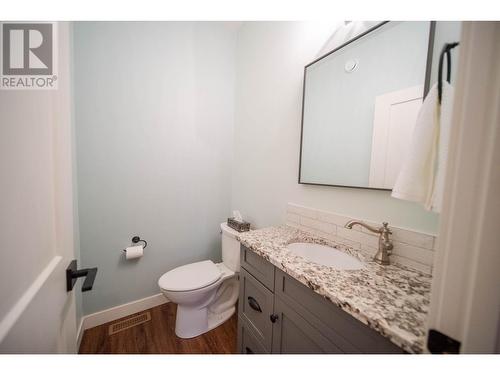 891 46Th  S Avenue, Cranbrook, BC - Indoor Photo Showing Bathroom