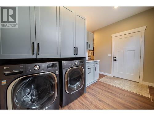 891 46Th  S Avenue, Cranbrook, BC - Indoor Photo Showing Laundry Room