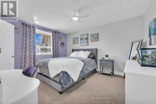 21 Riverside Drive, Haldimand, ON - Indoor Photo Showing Bedroom