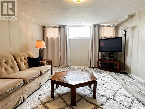 1581 106Th Street, North Battleford, SK - Indoor Photo Showing Living Room