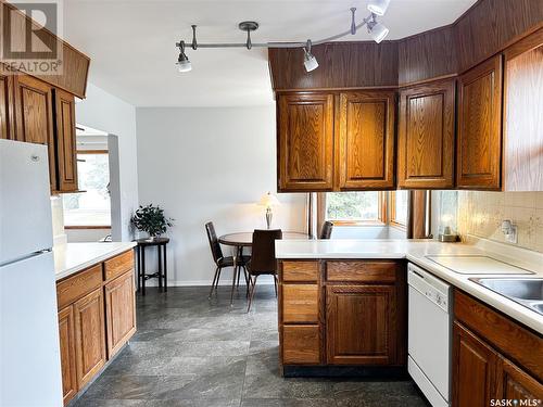 1581 106Th Street, North Battleford, SK - Indoor Photo Showing Kitchen