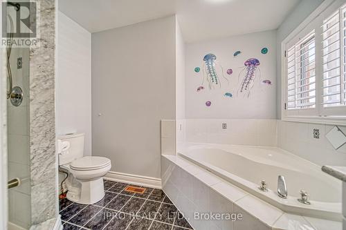 7 Gladstone Avenue, Vaughan, ON - Indoor Photo Showing Bathroom