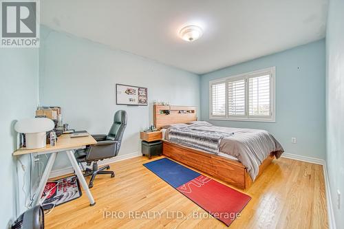 7 Gladstone Avenue, Vaughan, ON - Indoor Photo Showing Bedroom