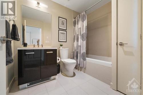 224 Lyon Street N Unit#1107, Ottawa, ON - Indoor Photo Showing Bathroom