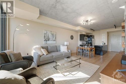 1107 - 224 Lyon Street N, Ottawa, ON - Indoor Photo Showing Living Room