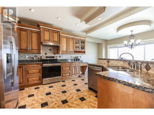 3631 Sawgrass Drive, Osoyoos, BC - Indoor Photo Showing Kitchen With Double Sink